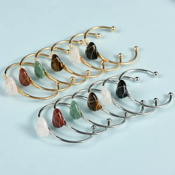 Wholesale Simple Style Heart Shape Crystal Bangle