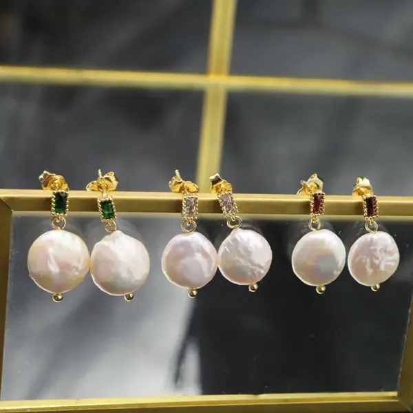 Wholesale Retro Round Flower Pearl Copper Patchwork Zircon Drop Earrings 1 Pair