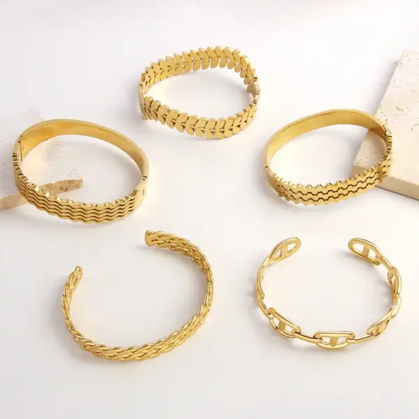 Wholesale Simple Style Commute Geometric Grain 18K Gold Plated Gold Plated 304 Stainless Steel Wholesale Bangle