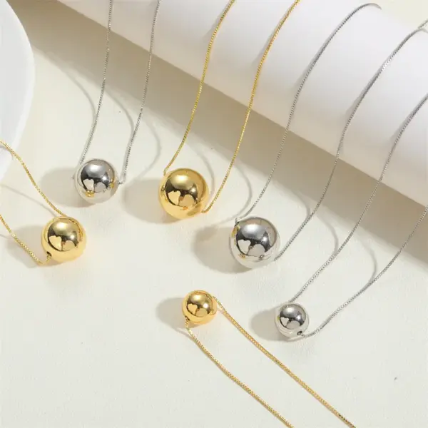 Wholesale Copper 14K Gold Plated Vintage Style Simple Style Commute Round Necklace