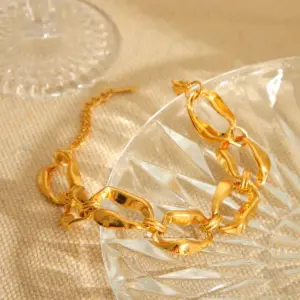 Wholesale 304 Stainless Steel Solid Color PVD Coated 18K Real Gold Plated Vintage Style Classic Style Waterproof Non Tarnish Gold Bracelets