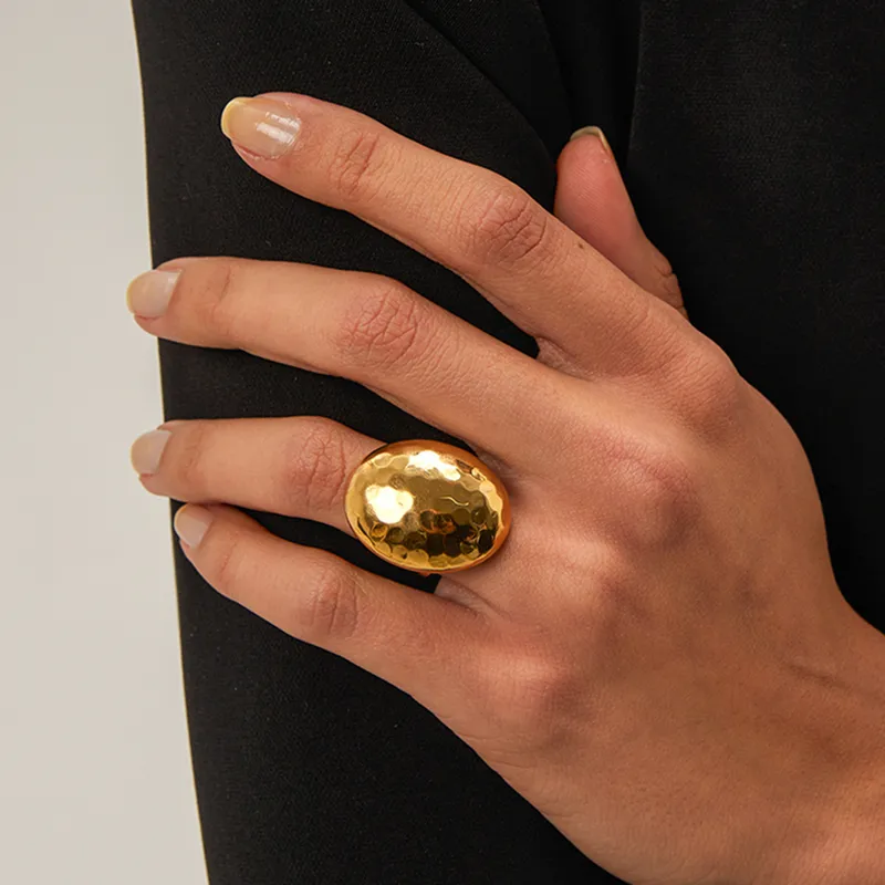 Wholesale PVD Coated Real Gold Plated 18K Gold Hammered 304 Stainless Steel IG Style Waterproof Non Tarnish Open Rings