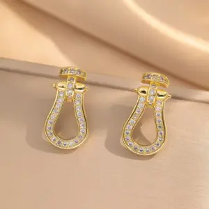 253 Gold Vachette Clasp Stud Earrings