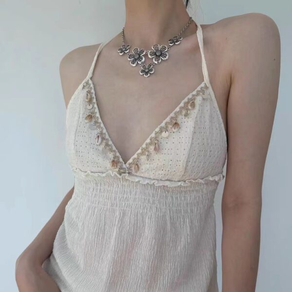 Wholesale Bohemian old flower pendant metal necklace women's new exaggerated niche high-end design sense clavicle chain tide