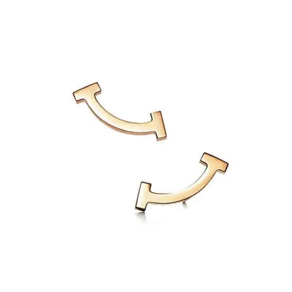 Wholesale Ion Plating (IP) 18K Gold Plated Geometric Letter Heart Shape 304 Stainless Steel Vintage Style Simple Style Waterproof Non Tarnish Ear Studs