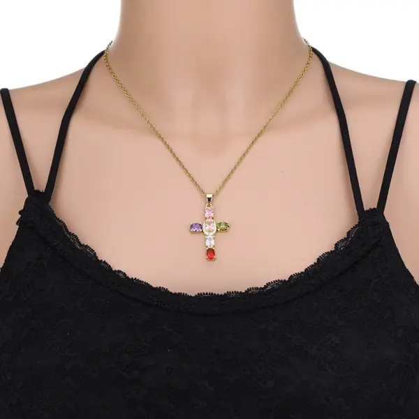 Wholesale Fashion Cross Copper 18k Gold Plated Zircon Pendant Necklace In Bulk