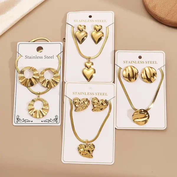 Wholesale Jewelry Casual Vacation Modern Style Round Heart Shape 304 Stainless Steel 18K Gold Plated Electroplating Polishing Plating Snake Chain Jewelry Set