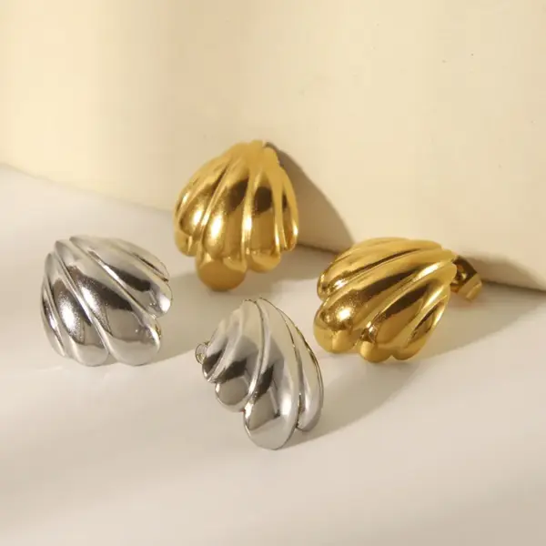 Wholesale 1 Pair Vacation Beach Simple Style Solid Color Shell Plating 304 Stainless Steel 18K Gold Plated Ear Studs