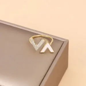 2249-Golden White Shell / One Size
