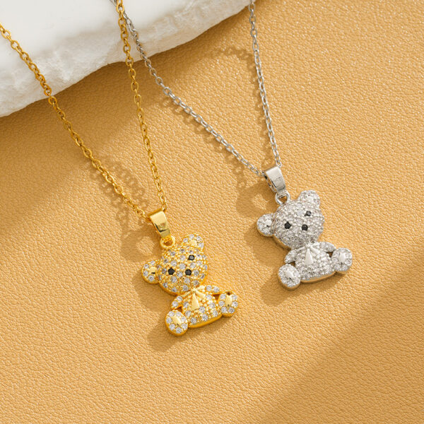 Wholesale Cross-Border Hot Selling Personalized Three-Dimensional Bear Titanium Steel Necklace Women's Niche Full Diamond Temperament Clavicle Chain Spot Wholesale Factory