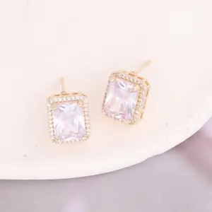 5# White Ear Studs