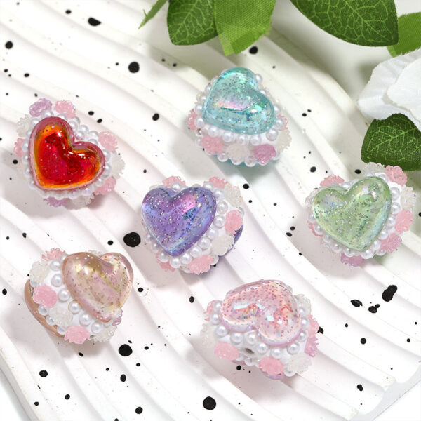 oly-8222c8a786f2f6a6fe2be048696f52a2 Wholesale Heart-shaped beaded necklace with simple, fine shimmering beads