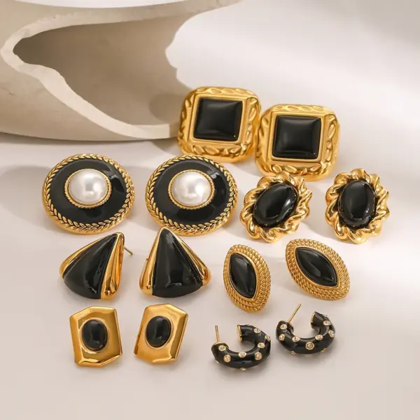 Wholesale 304 Stainless Steel C Shape Geometric Oval PVD Coated Real Gold Plated Vintage Style Classic Style Waterproof Non Tarnish Plating Ear Studs