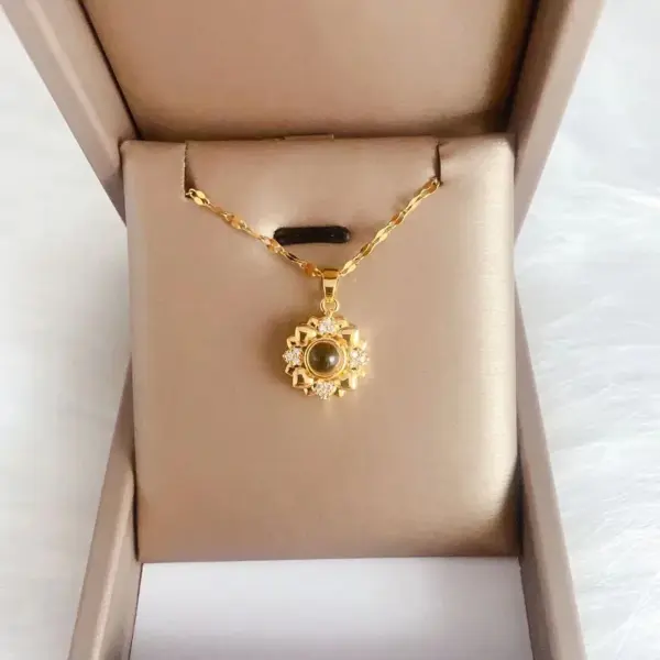 Wholesale Fashionable Love You Heart Projection Necklace Women Design Lockbone Chain Jewelry In Hundred Languages For Valentine's Day