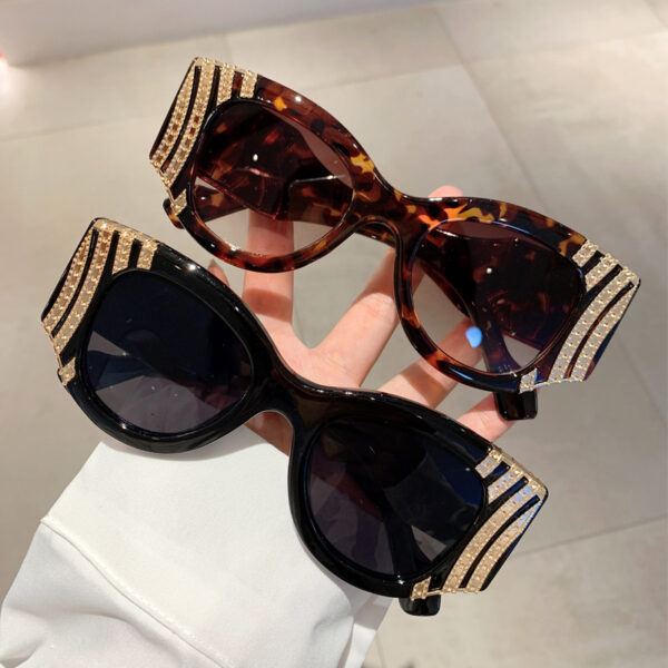Wholesale Internet Celebrator with Heavy Metal Personalized Decoration Retro Fashion Sunglasses New Fashion European and American Outdoor Sunscreen Sunglasses