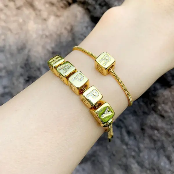 Wholesale Fashion Letter Copper 18k Gold Plated Artificial Gemstones Bracelets In Bulk