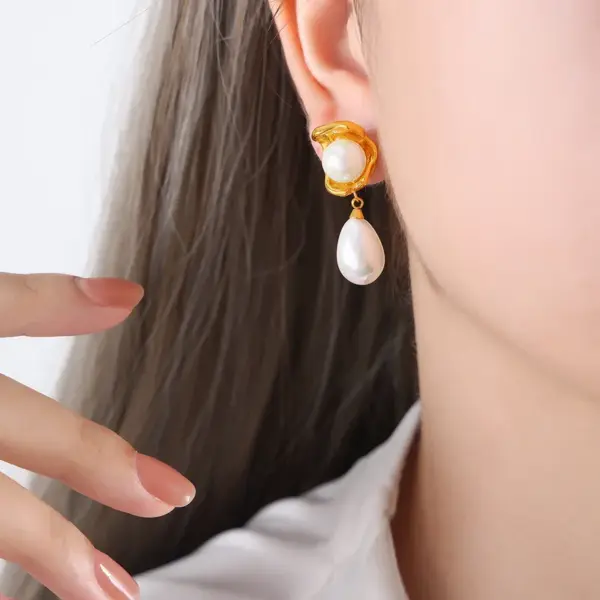 PVD Coated Real Gold Plated 18K Gold Geometric Stainless Steel Elegant Luxurious Baroque Style Waterproof Non Tarnish Earrings