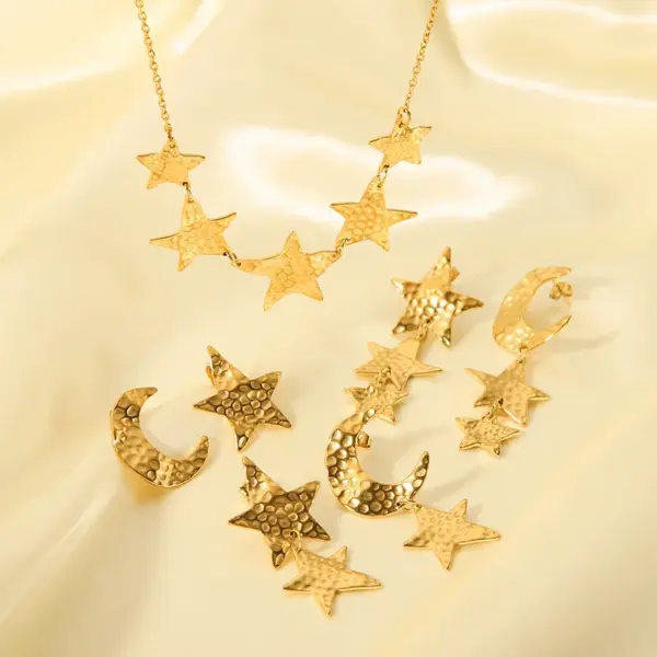 Wholesale PVD Coated Real Gold Plated 18K Gold Star Moon 304 Stainless Steel IG Style Nordic Style African Style Waterproof Non Tarnish 304 Stainless Steel Lobster Trigger Clasp Closure Pendant Necklace