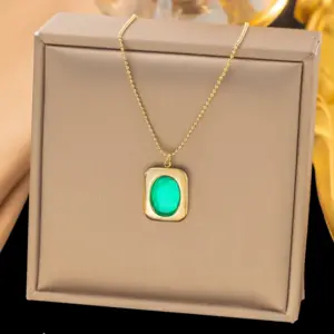 17 [Ah1205] Emerald Necklace / Gold