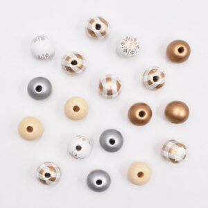 W034: 200 wooden beads set