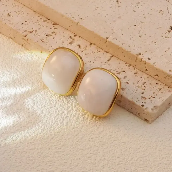 Wholesale 304 Stainless Steel Plastic Quadrilateral Electroplating Resin Golden Plated Classic Style Streetwear Waterproof Non Tarnish Three-dimensional Gold Ear Studs