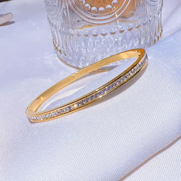 Wholesale Lady Round Titanium Steel Plating Artificial Rhinestones Bangle