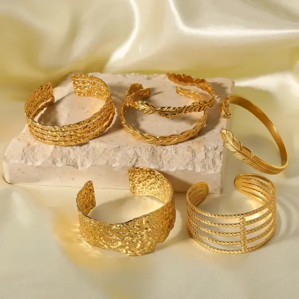 Wholesale PVD Coated 18K Gold Real Gold Plated Leaf Solid Color Knot Stainless Steel Basic Retro Waterproof Non Tarnish 304 Stainless Steel Bangle