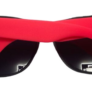 Black frame powder feet