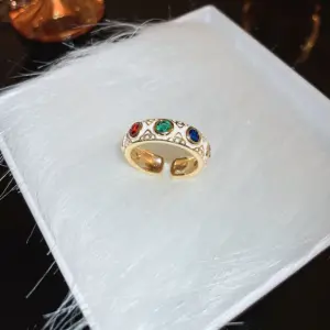 Z0044 White / Adjustable Opening