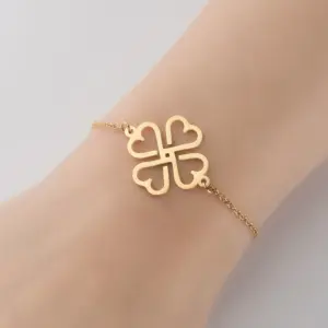 Four-Leaf Clover / Gold