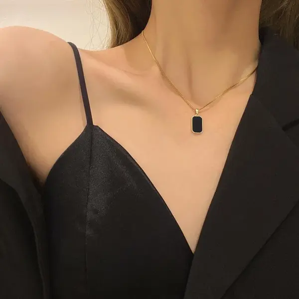 Wholesale PVD Coated Real Gold Plated 18K Gold Rectangle 304 Stainless Steel Simple Style Waterproof Non Tarnish 304 Stainless Steel Necklace