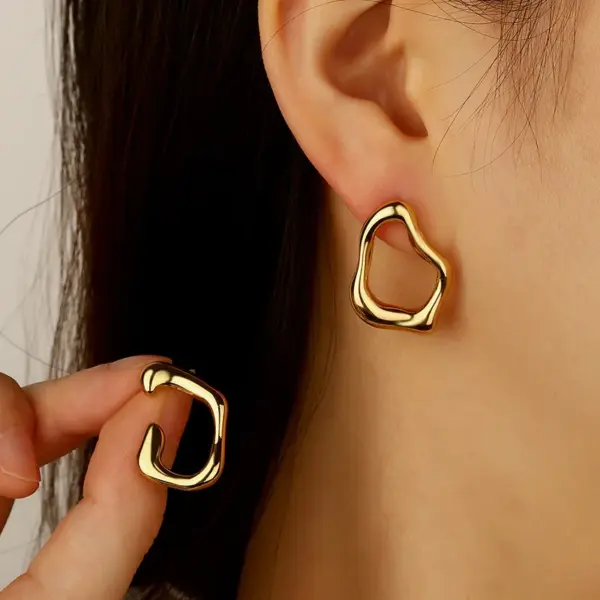 1 Pair Simple Style Classic Style Artistic Asymmetrical Irregular Hollow Out 304 Stainless Steel Imitation Gold Electroplating Ear Studs