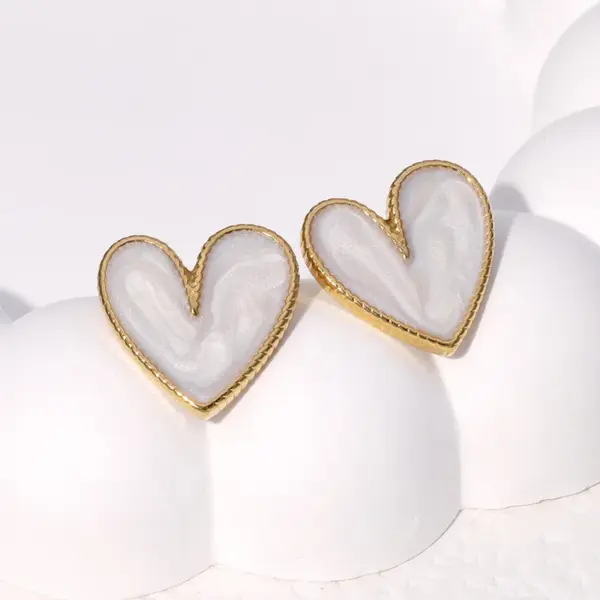 304 Stainless Steel Heart Shape PVD Coated 18K Real Gold Plated 18K Gold Sweet Simple Style Waterproof Non Tarnish Plating Ear Studs