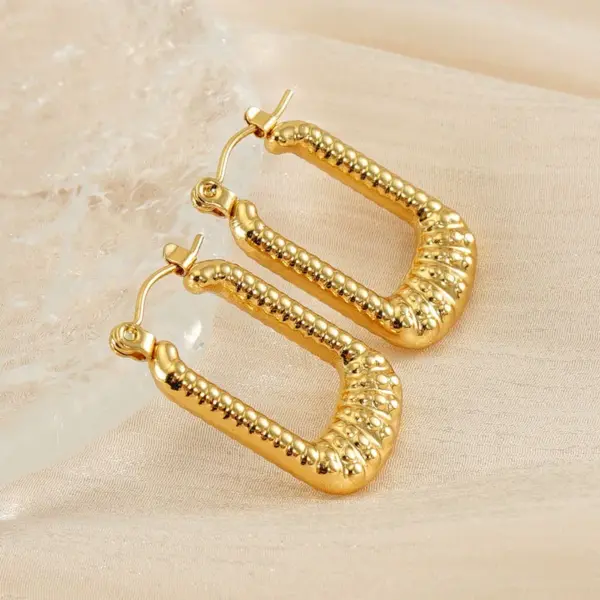 Wholesale PVD Coated 18K Gold Plated U Shape 304 Stainless Steel Simple Style Waterproof Non Tarnish Hoop Earrings