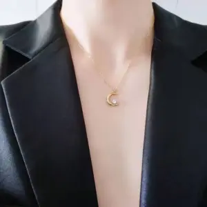 Jyhx188 Necklace Golden Moon Single Diamond