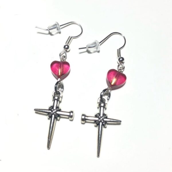 Wholesale European and American Foreign Trade popular new gothic punk style peach heart cross earrings cross earrings for women