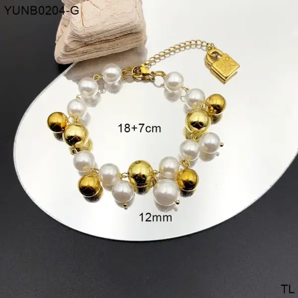 PVD Coated Real Gold Plated 18K Gold Letter Butterfly Lock 304 Stainless Steel Elegant Waterproof Non Tarnish 304 Stainless Steel Bracelets