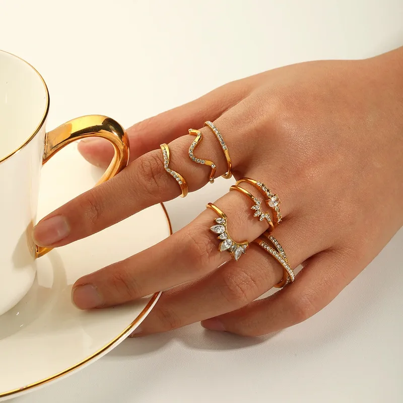 Wholesale PVD Coated Real Gold Plated Circle 304 Stainless Steel Retro Waterproof Non Tarnish Rings