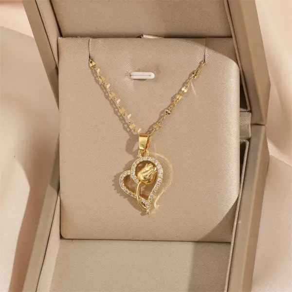 Wholesale 201 Stainless Steel Brass 18K Gold Plated Simple Style Classic Style Plating Inlay Star Heart Shape Bow Knot Zircon Pendant Necklace