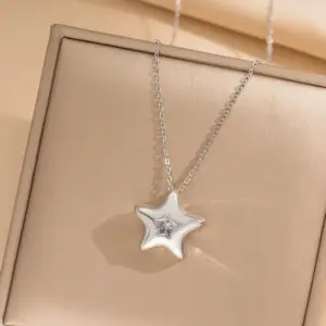 426 Silver Five-Pointed Star Necklace
