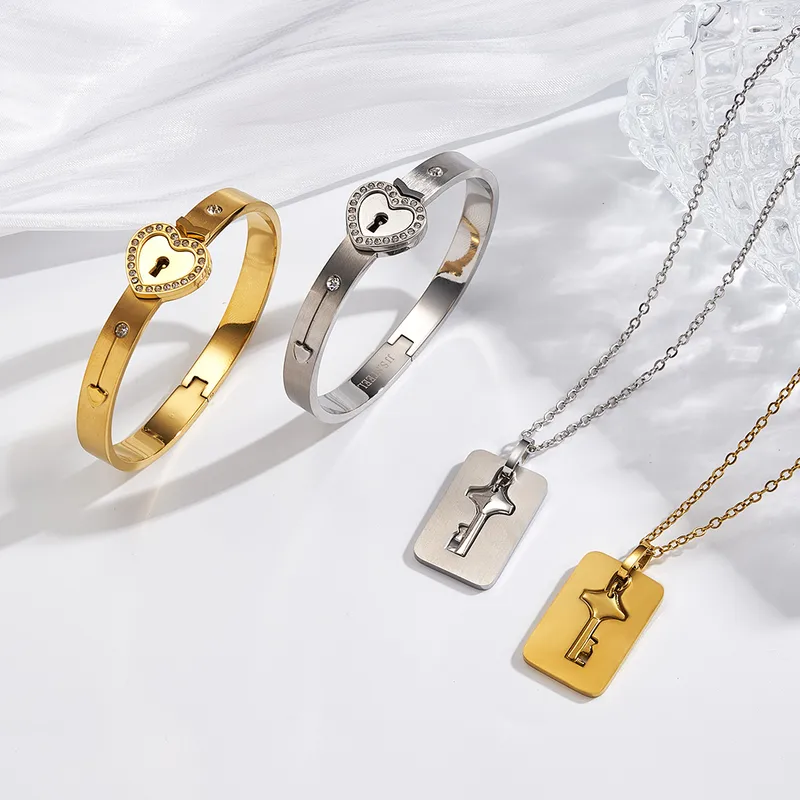 Wholesale PVD Coated 18K Real Gold Plated Heart Shape Key Rectangle 304 Stainless Steel IG Style Casual Elegant lishing Plating Jewelry Set