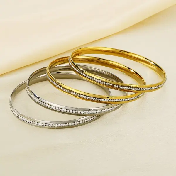 Wholesale PVD Coated 18K Gold Plated Circle 304 Stainless Steel Simple Style Waterproof Non Tarnish 304 Stainless Steel Bangle