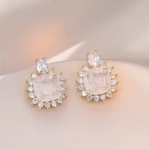 E0784 White Zircon