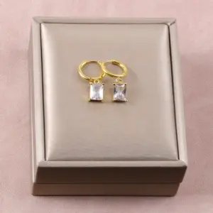 24C09111-White Diamond (Earrings)