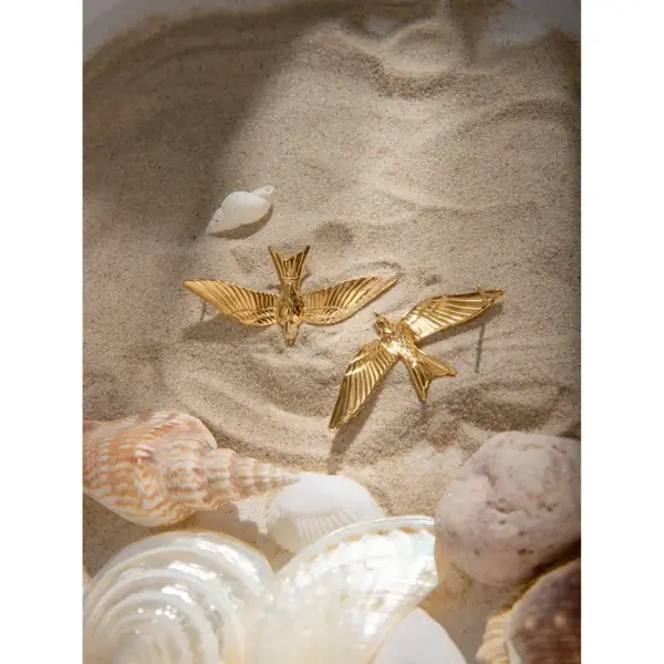 Wholesale PVD Coated Real Gold Plated 18K Gold Flying Bird 304 Stainless Steel Simple Style Classic Style Waterproof Non Tarnish Ear Studs