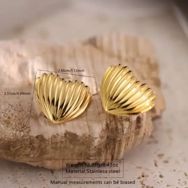 Wholesale 201 Stainless Steel 304 Stainless Steel Quadrilateral Heart Shape Electroplating Stone-Free Imitation Gold Simple Style Classic Style Hollow Out Ear Studs