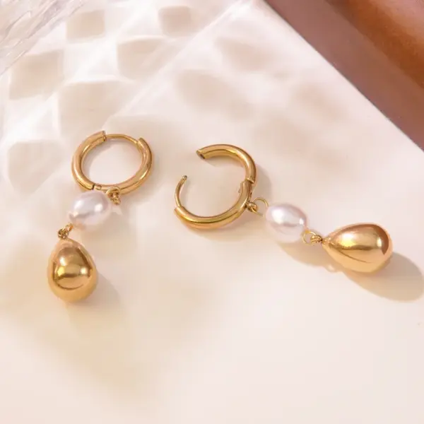 Wholesale Ion Plating (IP) 18K Gold Plated Geometric Water Droplets 304 Stainless Steel Classic Style Streetwear Waterproof Non Tarnish Charm Sleeper Hoop Earrings Drop