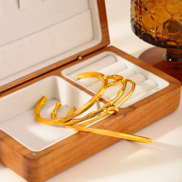 Wholesale Gold Gold-plated Stainless Steel Geometric Simple Bracelet Unisex Small Jewelry Classic