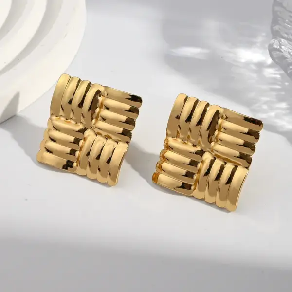 Wholesale Electroplating Golden Plated Triangle Square Oval 304 Stainless Steel Casual Simple Style Polishing Plating Earrings