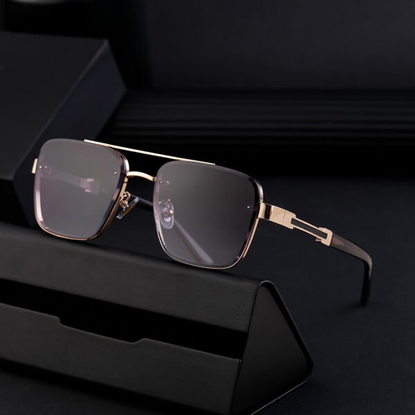 Wholesale 2025 Retro Glasses Men's Driving Sunglasses Square Frame High-End Men's Sun Protection Sunglasses Classy Sunglasses